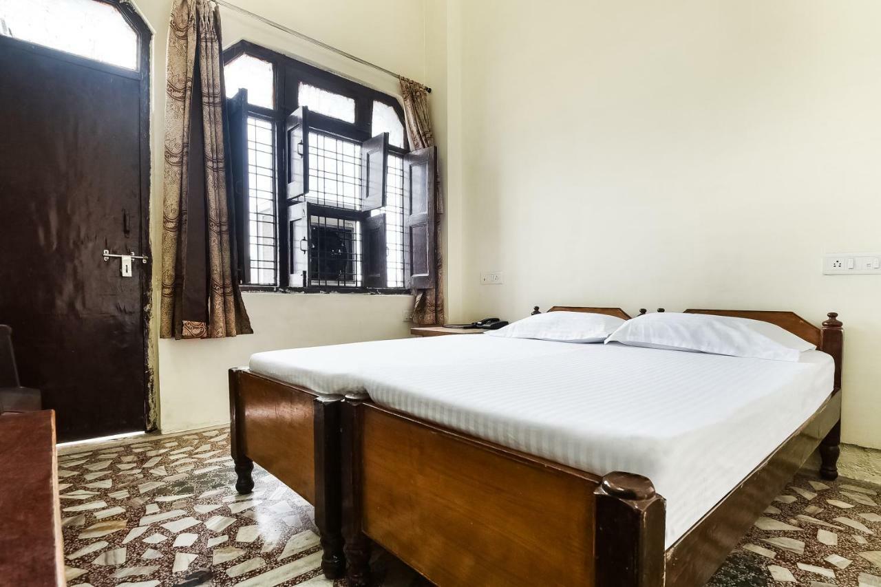 Hotel Lalit Palace Babina Exterior foto