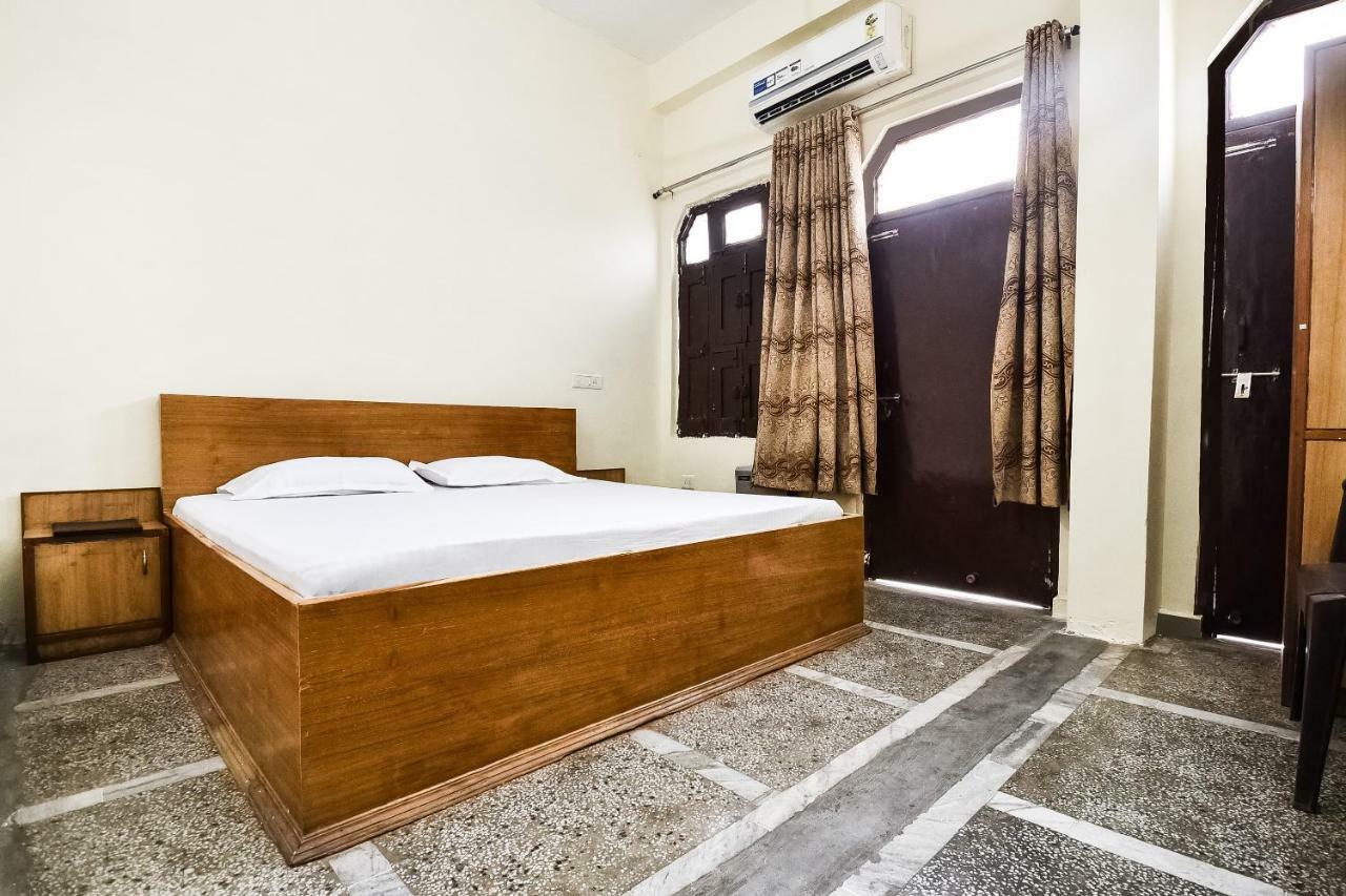 Hotel Lalit Palace Babina Exterior foto