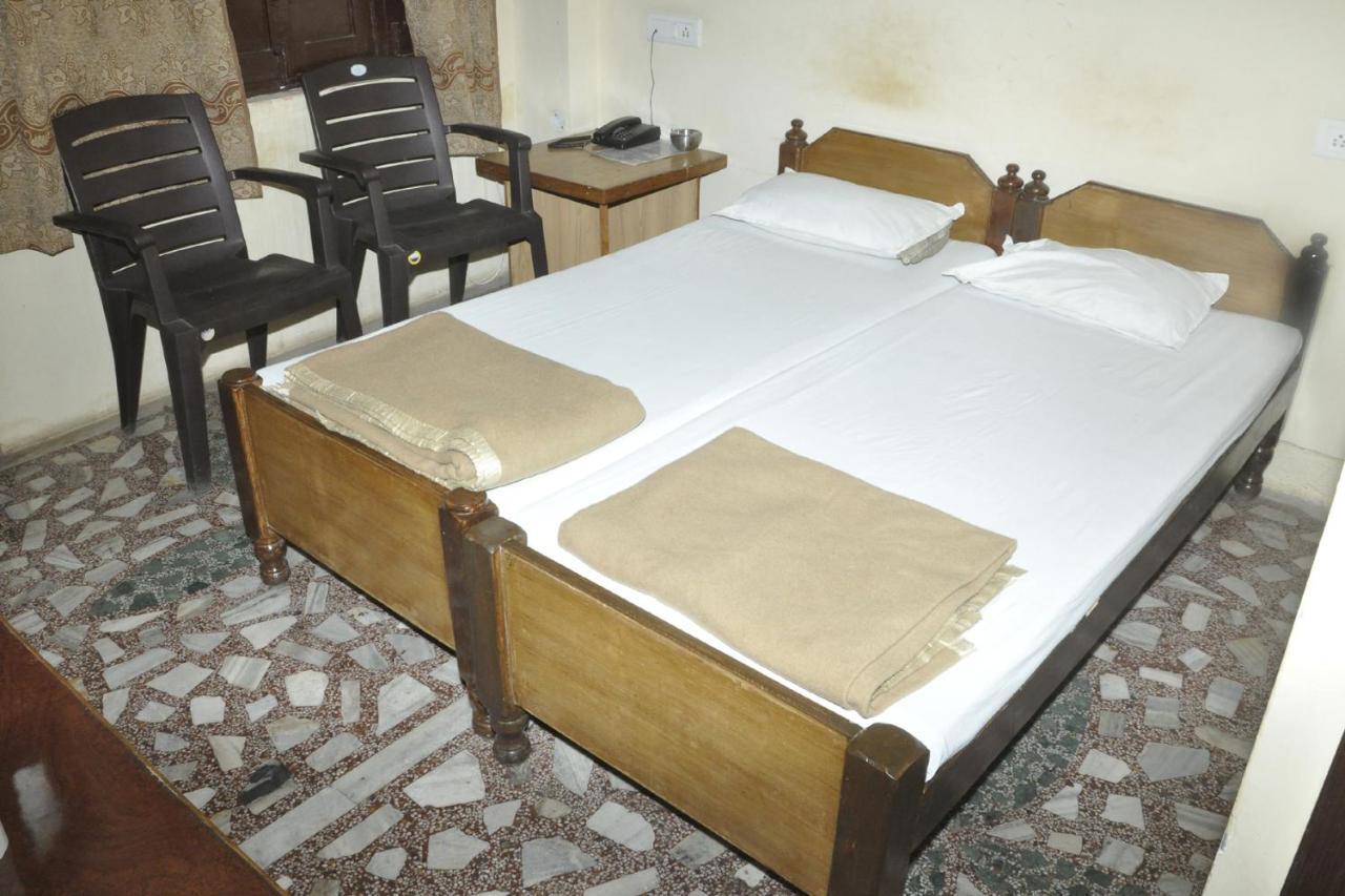 Hotel Lalit Palace Babina Exterior foto